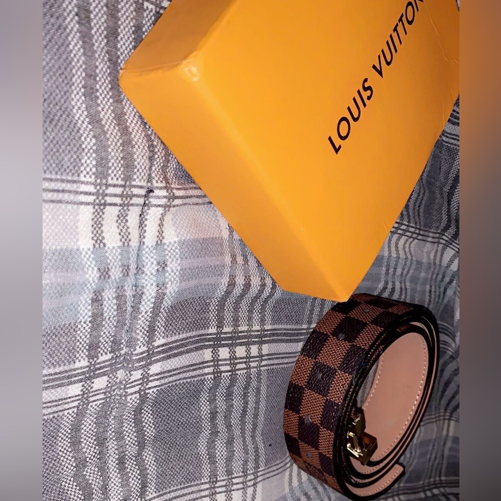 like new brown louis vuitton belt with gold buckle
